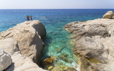 &Eta; &pi;&alpha;&rho;&alpha;&lambda;ί&alpha;-ό&nu;&epsilon;&iota;&rho;&omicron; &pi;&omicron;&upsilon; &alpha;&pi;&omicron;&kappa;&alpha;&lambda;ύ&phi;&theta;&eta;&kappa;&epsilon;&hellip; &kappa;&alpha;&tau;ά &lambda;ά&theta;&omicron;&sigmaf;