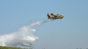 &Sigma;&upsilon;&nu;&epsilon;&chi;ί&zeta;&omicron;&nu;&tau;&alpha;&iota; &omicron;&iota; &pi;&rho;&omicron;&sigma;&pi;ά&theta;&epsilon;&iota;&epsilon;&sigmaf; &alpha;&pi;ό &alpha;έ&rho;&omicron;&sigmaf; (Photos)