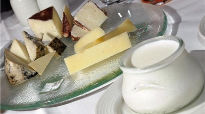 &Rho;&epsilon;&kappa;ό&rho; &alpha;&kappa;&rho;ί&beta;&epsilon;&iota;&alpha;&sigmaf;: &Alpha;&pi;&lambda;&eta;&sigma;ί&alpha;&sigma;&tau;&alpha; &sigma;&tau;&eta;&nu; &Epsilon;&lambda;&lambda;ά&delta;&alpha; &gamma;ά&lambda;&alpha;, &alpha;&beta;&gamma;ά, &psi;&omega;&mu;ί &kappa;&alpha;&iota; &psi;ά&rho;&iota;&alpha;